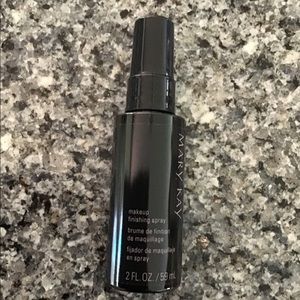Mary Kay make up finishing spray
